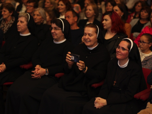 FOTO/VIDEO: Večer etno pjesme u Prozoru