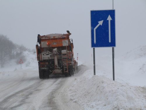 U BiH danas oblačno, poslije podne susnježica i snijeg