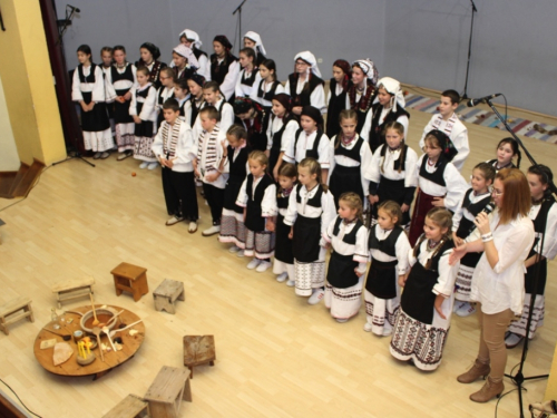 FOTO/VIDEO: Folklorna skupina 'Ramska tradicija' - Božićni običaji u Rami