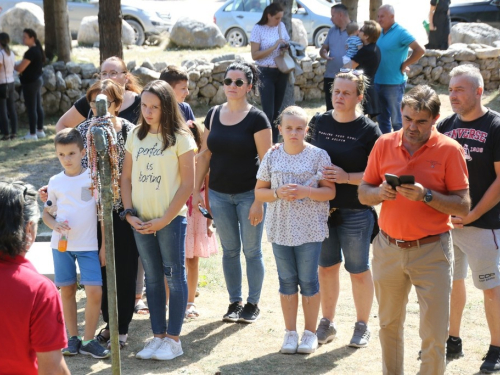 FOTO: Na Vranu služena sv. misa za poginule duvandžije