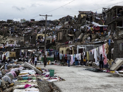 Broj mrtvih na Haitiju premašio tisuću
