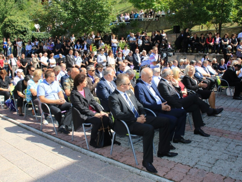 FOTO/VIDEO: Na Uzdolu obilježena 22. obljetnica stravičnog pokolja nad Hrvatima