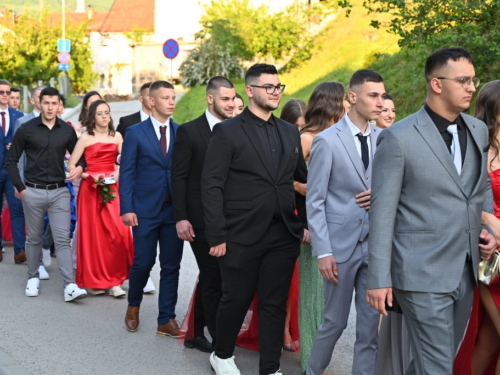 Uskoplje ispratilo 63 maturanta, među njima i 16 iz Prozora-Rame