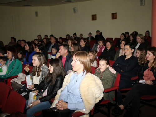 FOTO: U Prozoru održan koncert klasične glazbe 'Majci na dar'