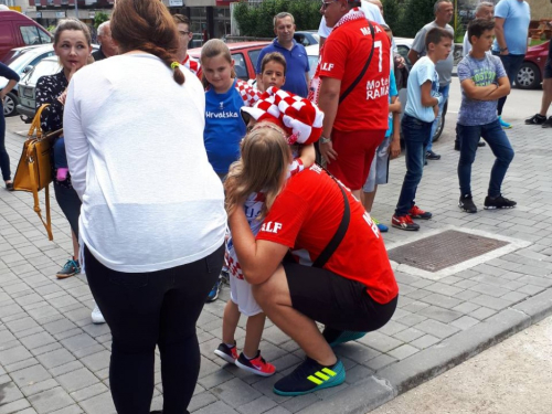 FOTO/VIDEO: Ramski navijači krenuli u Rusiju - Sretno!
