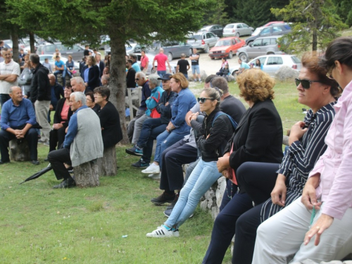 FOTO: Na Vranu služena sv. misa za poginule duvandžije