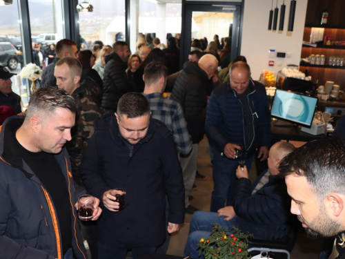 FOTO/VIDEO: Svečano otvoren prodajni centar Baković u Ripcima