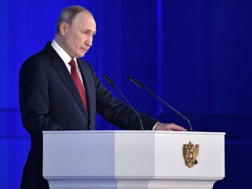 Putin uvjerava da ne želi produljiti svoju vladavinu
