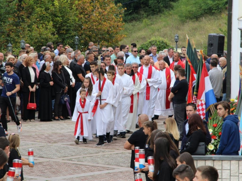 FOTO: Obilježena 26. obljetnica stradanja Hrvata na Uzdolu