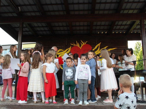 FOTO: U Prozoru održan dječji festival 'Djeca pjevaju Isusu'