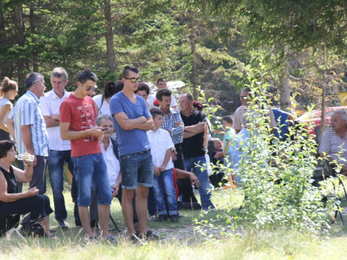 FOTO/VIDEO: Na Vran planini služena misa za poginule duvandžije