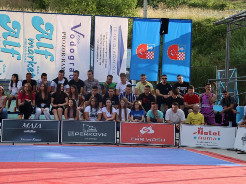 FOTO: Druga večer Streetball turnira u Prozoru