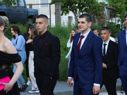 FOTO/VIDEO: Matura 2024. - Defile mladosti na ulicama Prozora