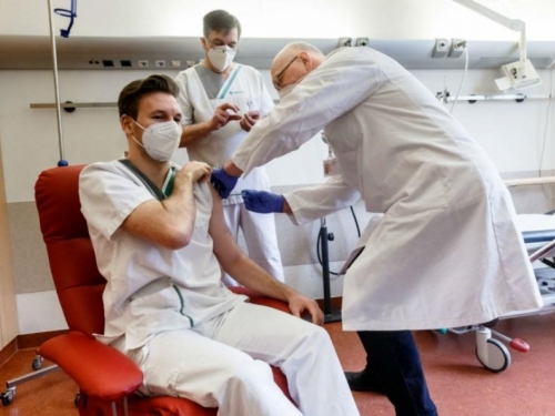 Njemačka neće uvoditi obavezno cijepljenje
