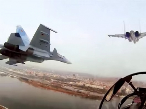 Ruski lovac presreo američki avion nad Crnim morem