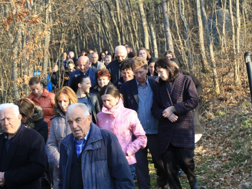 FOTO: Put križa kroz fratarski gaj na Šćitu