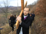 FOTO: Vlč. Ljubo Zadrić predvodio križni put na Uzdolu