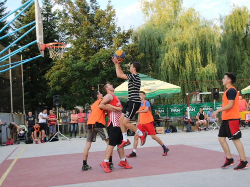 FOTO: Ekipa ''ALF Market'' osvojila Streetball za juniore