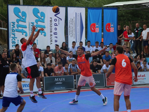 FOTO: Tim ''GOLD UNIST'' iz Splita pobjednik 21. Streetball Rama - Davor Ivančić Dačo