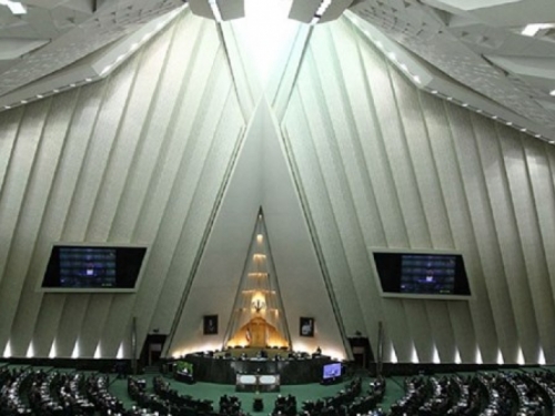 Pucnjava u iranskom parlamentu, ranjene najmanje tri osobe, jedna osoba preminula