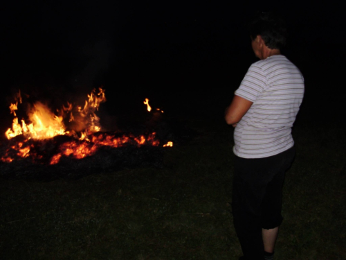 FOTO: Paljenjem svitnjaka Rama dočekuje sv. Ivu