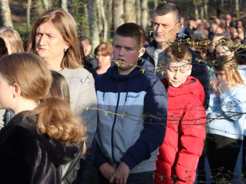 FOTO: Put križa kroz fratarski gaj na Šćitu