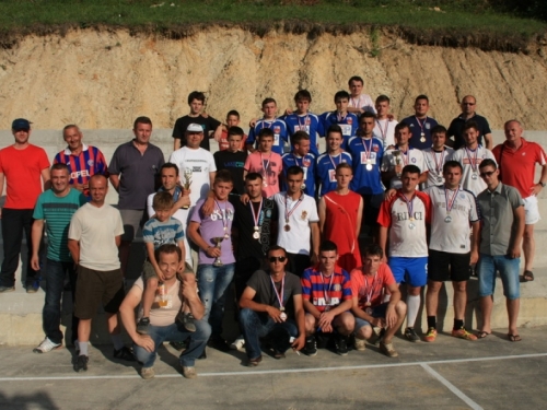 FOTO: Na Uzdolu odigran prvi malonogometni turnir "Uzdol 2013."