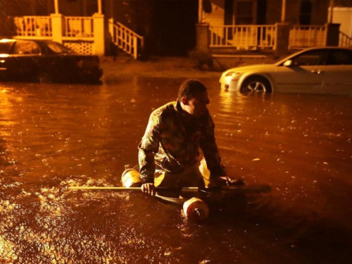 Uragan Florence oslabio na razinu tropske oluje