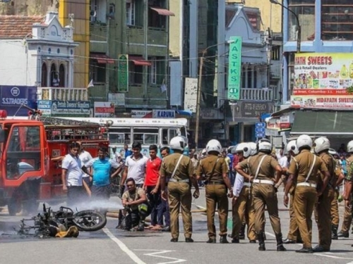 Šri Lanka: Policija locirala organizatore terorističkih napada, ubijeno 15 osoba