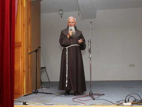 Na Šćitu upriličen susret s fra Ilijom Barišićem, misionarom koji miriše na svetost