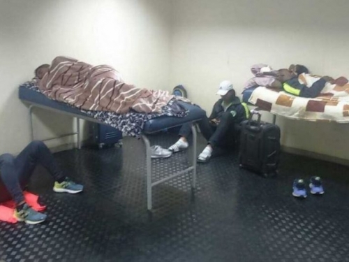 Putovali više od 1.000 kilometara na utakmicu, a spavali na podu