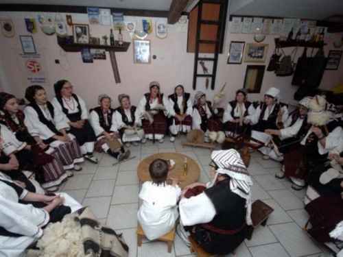 FOTO: Pleternički Ramci okupili mlade da bi sačuvali tradiciju