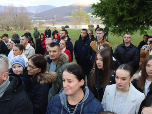 FOTO: Na Šćitu uprizorene žive jaslice