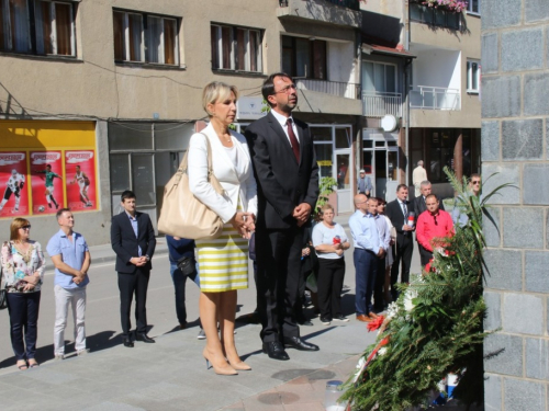 FOTO: Polaganjem vijenaca i svečanom sjednicom započelo obilježavanje Dana općine