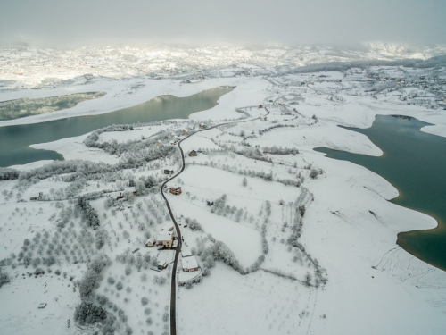 FOTO/VIDEO: Snijeg zabijelio Ramu, pogledajte kako izgleda iz zraka