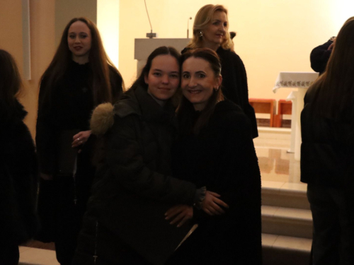 Veličanstvena završnica u Rami: ''Čuvarice'' koncertom u Prozoru zaključile korizmenu turneju