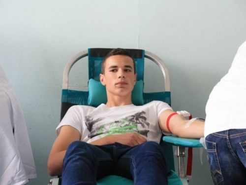 FOTO: U Srednjoj školi Prozor održana akcija darivanja krvi
