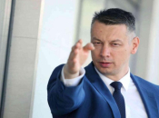 Nešić: Bošnjaci ruše BiH time što ne prihvaćaju srpsku ruku pomirenja