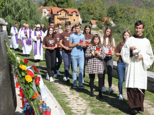 FOTO/VIDEO: Na Šćitu obilježen Dan sjećanja na ramske žrtve