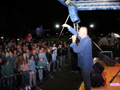 FOTO: U etno selu Remić održan veliki koncert Mate Bulića i prijatelja
