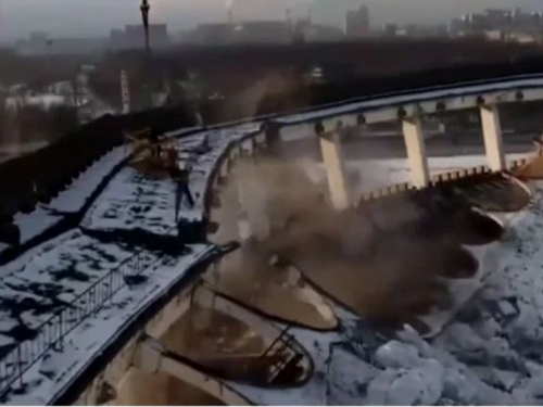 VIDEO: Urušio se stadion u Rusiji, dron sve snimio