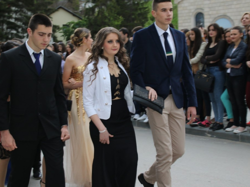 FOTO/VIDEO: Matura 2016. - Defile mladosti i ljepote na ulicama Prozora