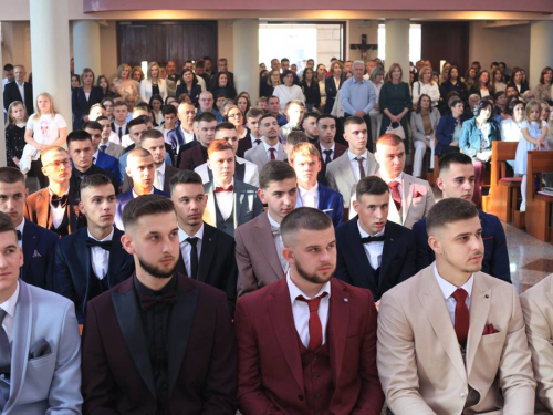 FOTO: Matura 2026. - Defile mladosti na ulicama Prozora