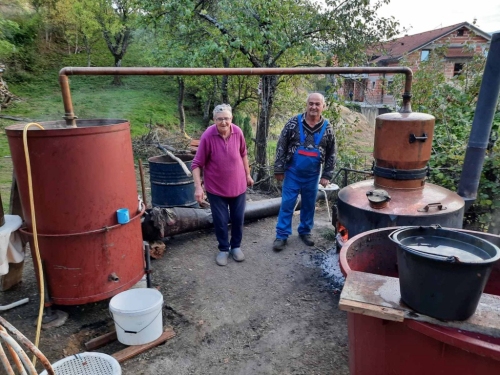 Krenula sezona pečenja ramske šljivovice