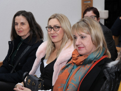 FOTO: Drugi dan duhovne obnove u župi Rumboci i koncert VS „Arabella“
