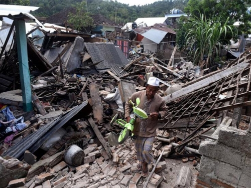 Potres usmrtio više od 430 ljudi