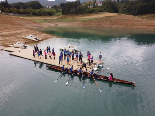 FOTO: Na Ramskom jezeru održana 8. veslačka regata