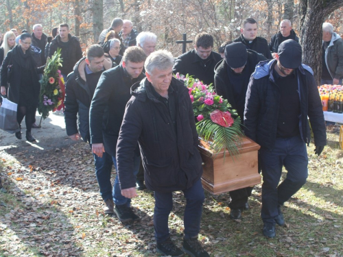 FOTO: Sahranjen vlč. Ivan Bošnjak