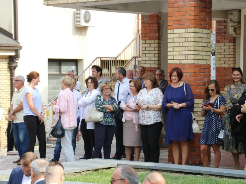 FOTO: Polaganjem vijenaca i svečanom sjednicom započelo obilježavanje Dana općine