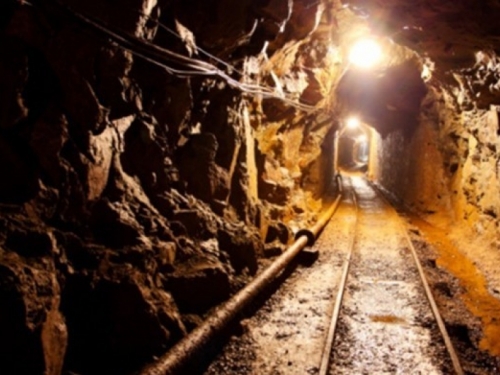 Najmanje 5 rudara poginulo, još 23 zarobljeno pod zemljom